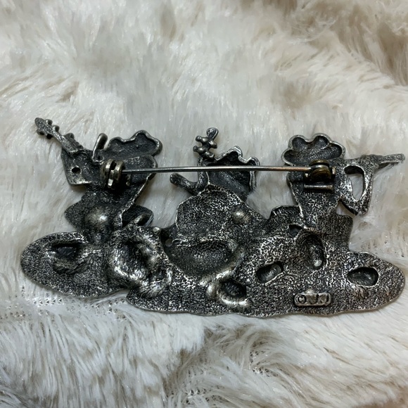 Signed JJ Silver pewter Frog Musicians Brooch/Pin - Picture 2 of 2